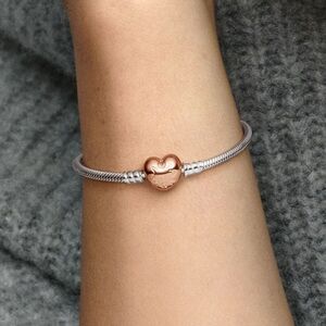 Authentic Pandora Moments Heart and Snake Chain Bracelet size 8 inches